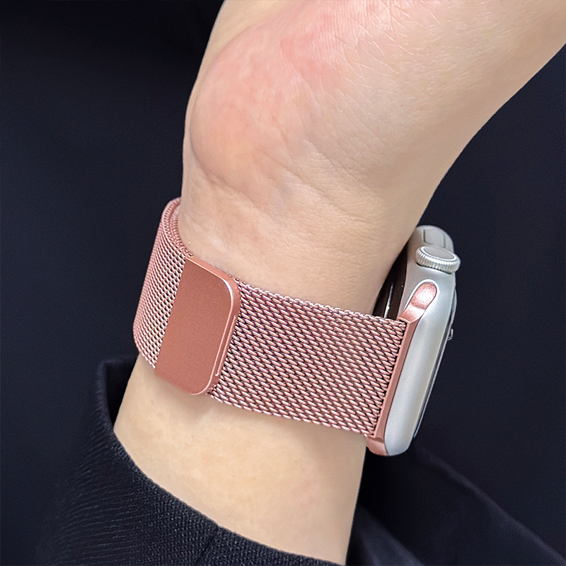 Milanese loop strap For Apple  - مراجعة Milanese Loop Magnetic وسعره