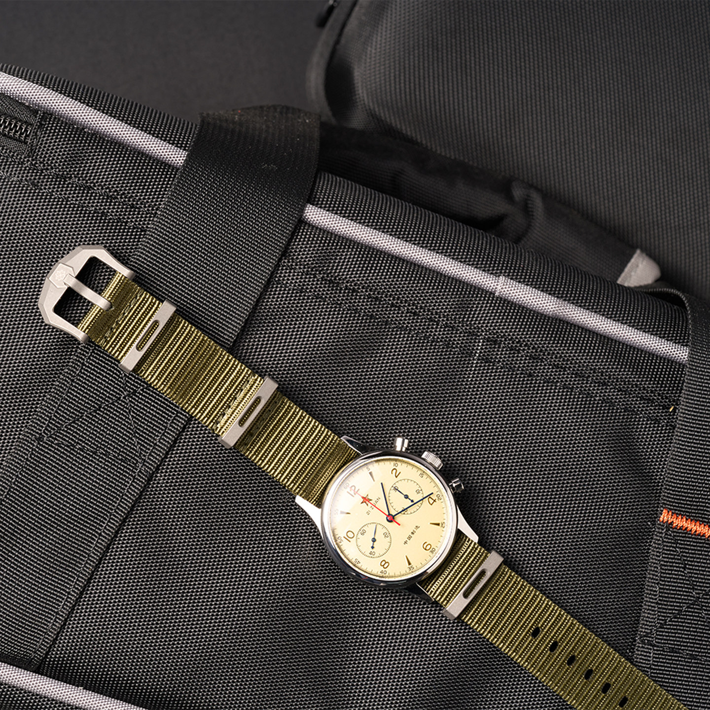 Watch Parts Thorn Vintage 20mm - مراجعة Tropic Strap Vintage وسعره