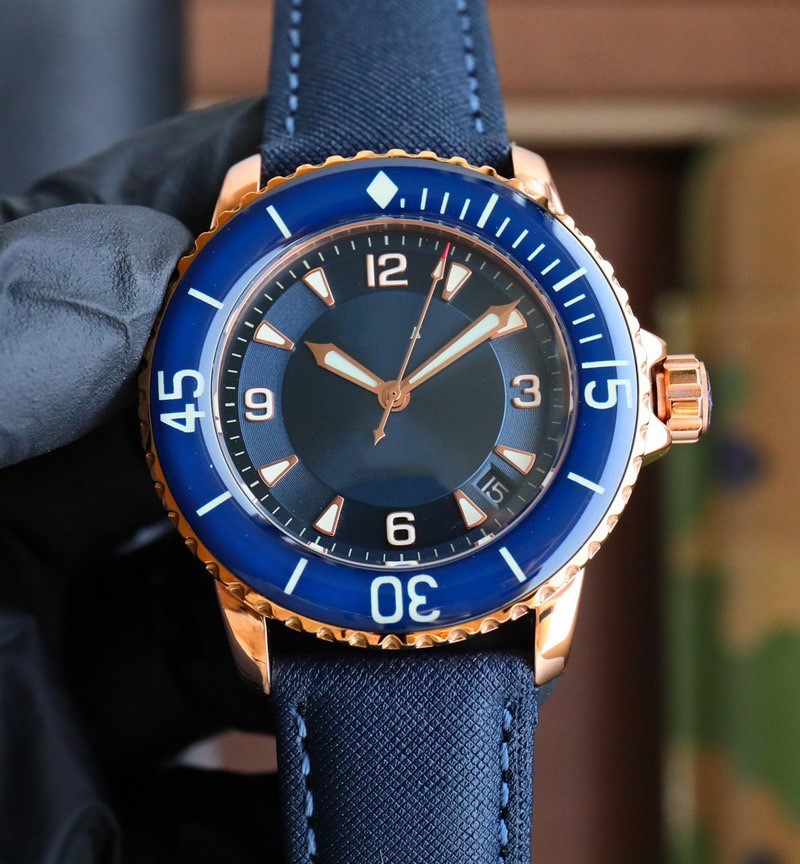 Customized watch, 42mm, sapphi - مراجعة Canvas Strap Watch وسعره