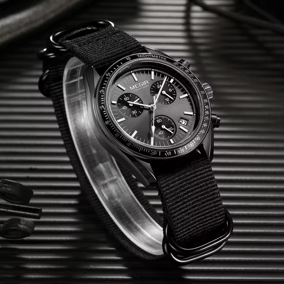 MEGIR 2247 Men's Luxury Quartz - مراجعة Canvas Strap Watch وسعره