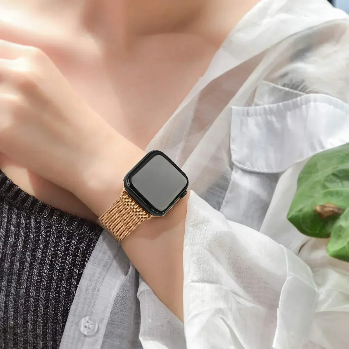 Magnetic Loop Strap For Apple  - مراجعة Milanese Loop Magnetic وسعره