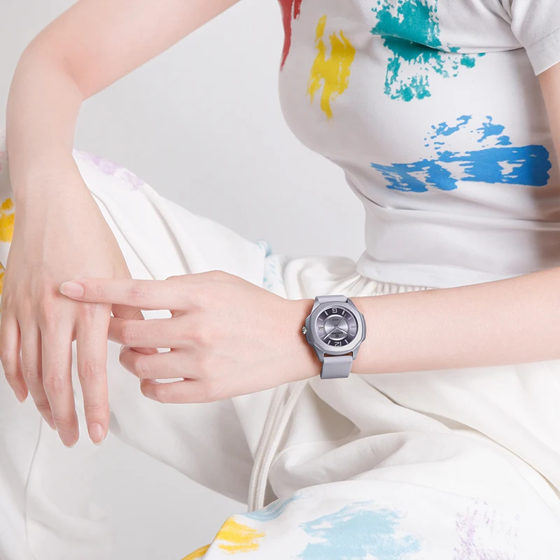 NAVIFORCE 7107 Watch for Women - مراجعة Silicone Band Women وسعره
