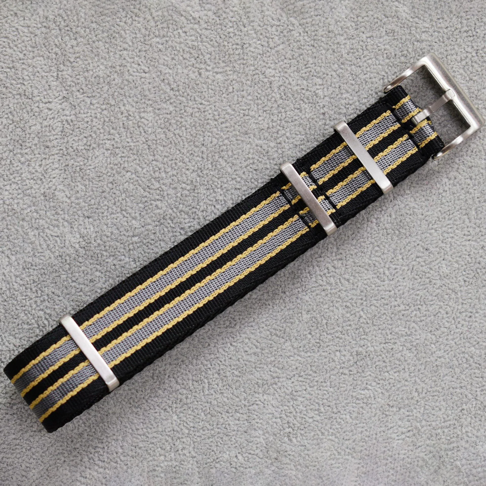 20mm Nylon Watch Strap for Ome - مراجعة Nato Strap Nylon وسعره